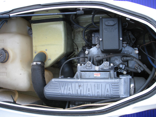 Õi YAMAHA TZ700 big2